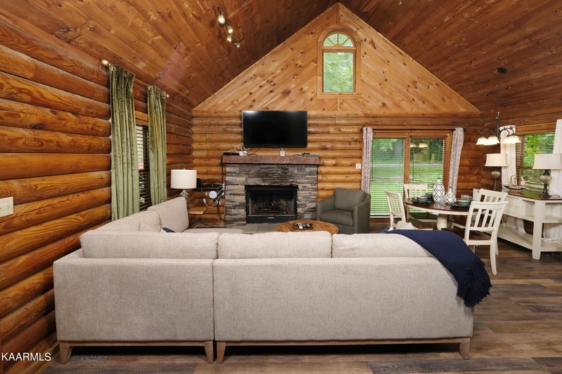 460 Huskey Grove Road Rd, Pigeon Forge, TN 37876
