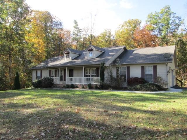 460 Summerwind Dr, Crossville, TN 38571