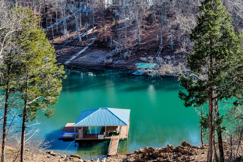 460 Windsor Ln, Jacksboro, TN 37757