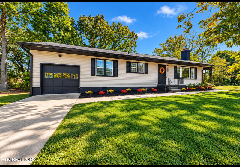 4600 E Lincoln Cir, Knoxville, TN 37918