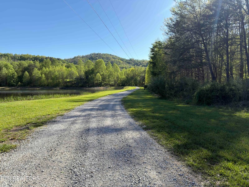 4601 White Oak Rd, Duff, TN 37729