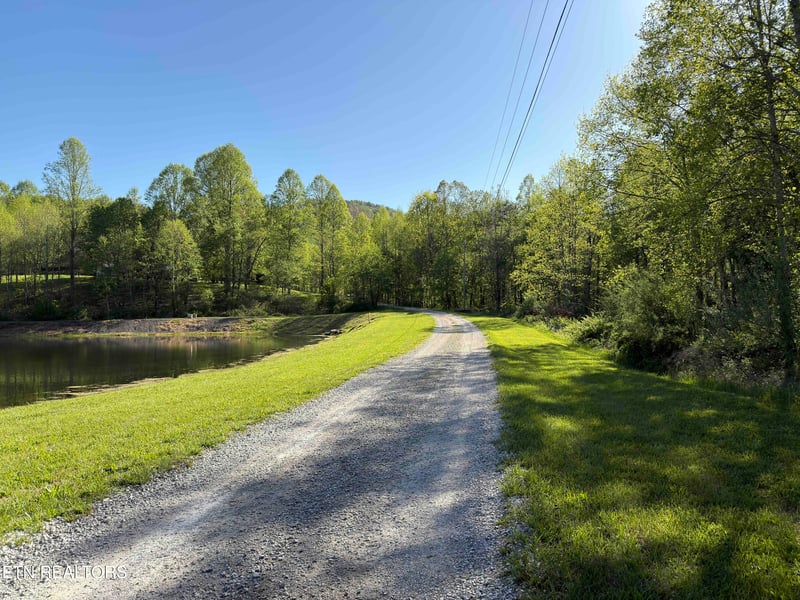 4601 White Oak Rd, Duff, TN 37729