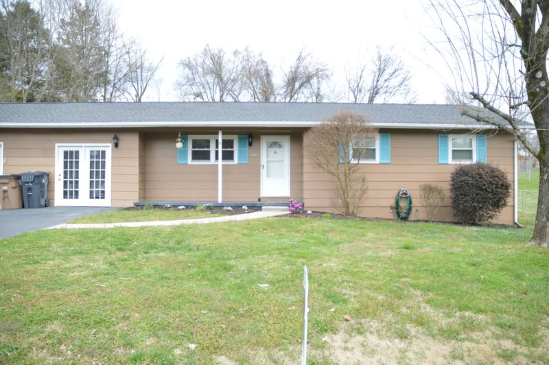 4606 Sullivan Rd, Knoxville, TN 37921