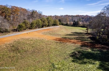 4607 Huffaker Dr, Strawberry Plains, TN 37871