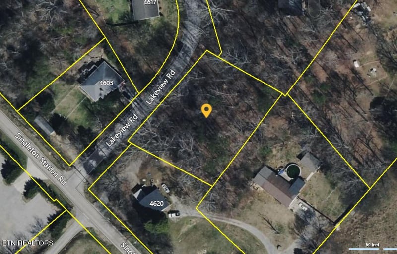 4608 Lakeview Rd, Louisville, TN 37777