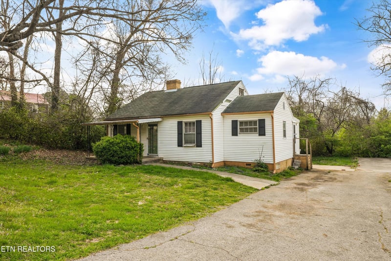 4608 Oriole Dr, Knoxville, TN 37918