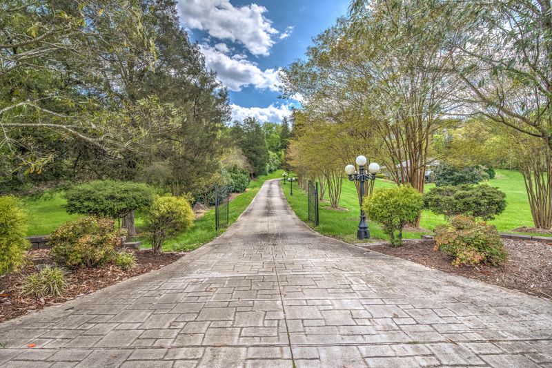 461 Oliver Springs Hwy, Clinton, TN 37716