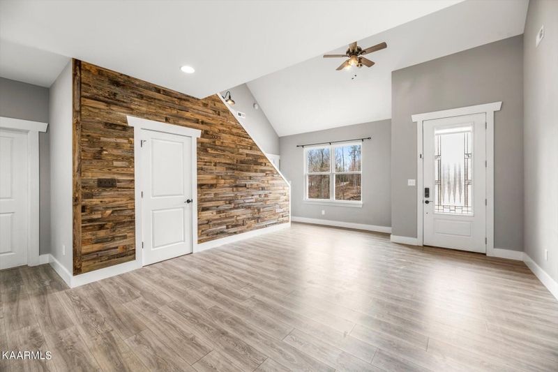 461 Robinson Tr, Loudon, TN 37774