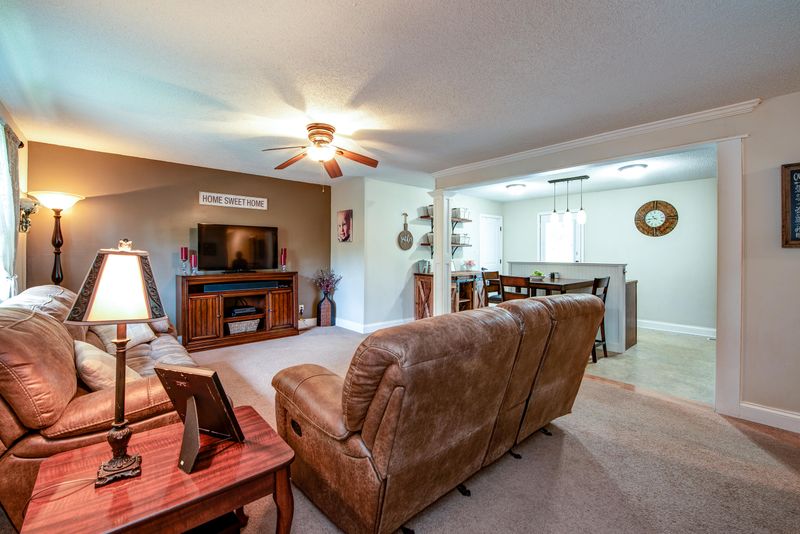 4614 Sullivan Rd, Knoxville, TN 37921