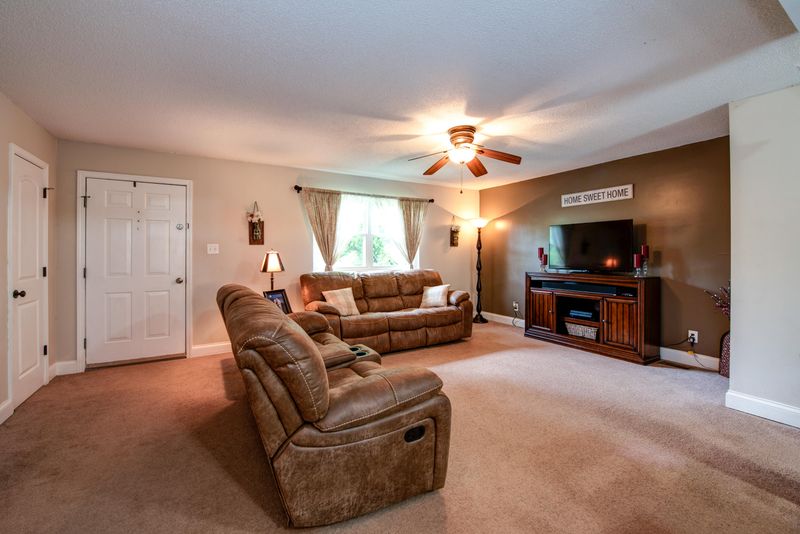 4614 Sullivan Rd, Knoxville, TN 37921