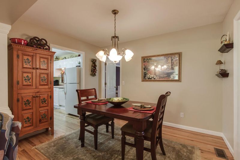 4615 E Joyce Ln, Powell, TN 37849