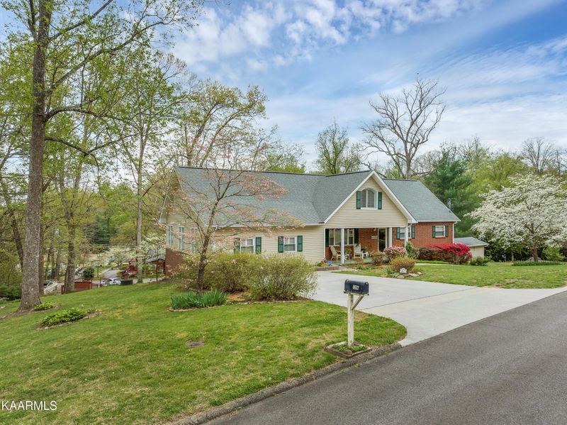 4617 Silverhill Dr, Knoxville, TN 37921