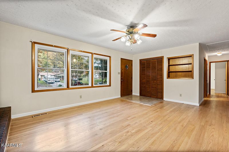 4618 Springbrook Rd, Knoxville, TN 37921