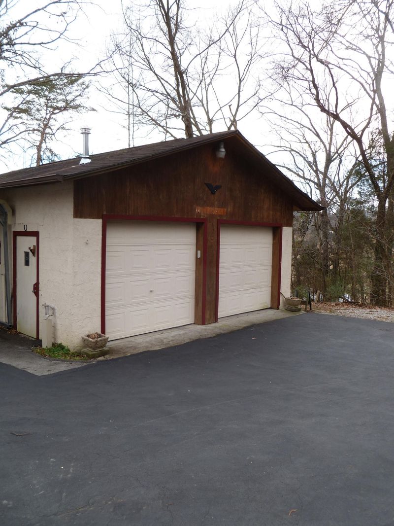 462 Bland Rd, Clinton, TN 37716