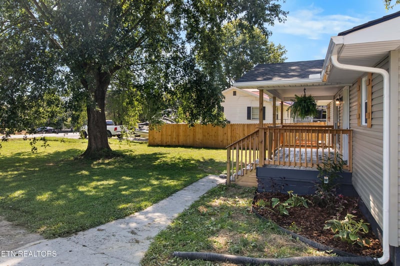 462 Island Ford Rd, Jacksboro, TN 37757