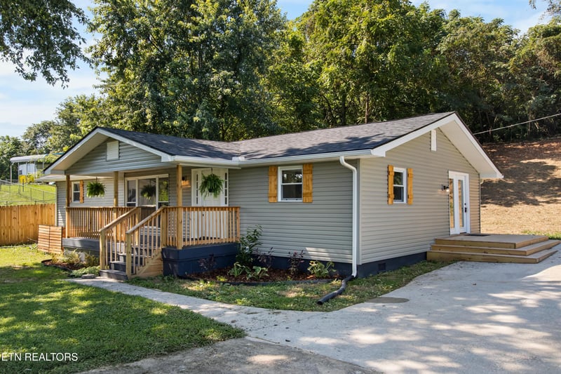 462 Island Ford Rd, Jacksboro, TN 37757