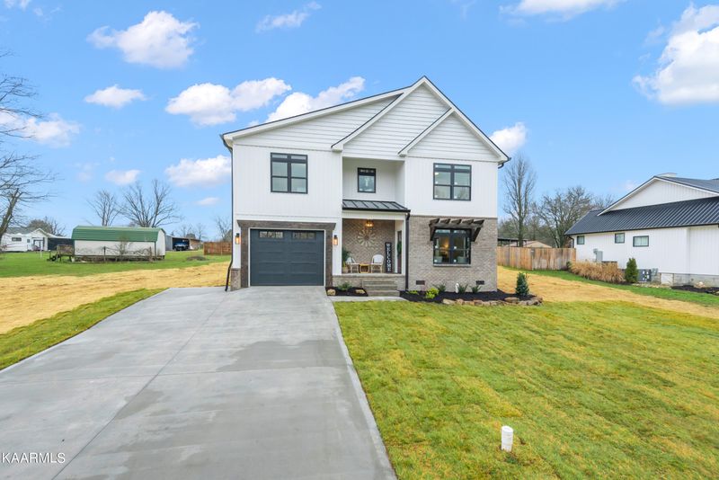 4620 W Beaver Creek Dr, Powell, TN 37849