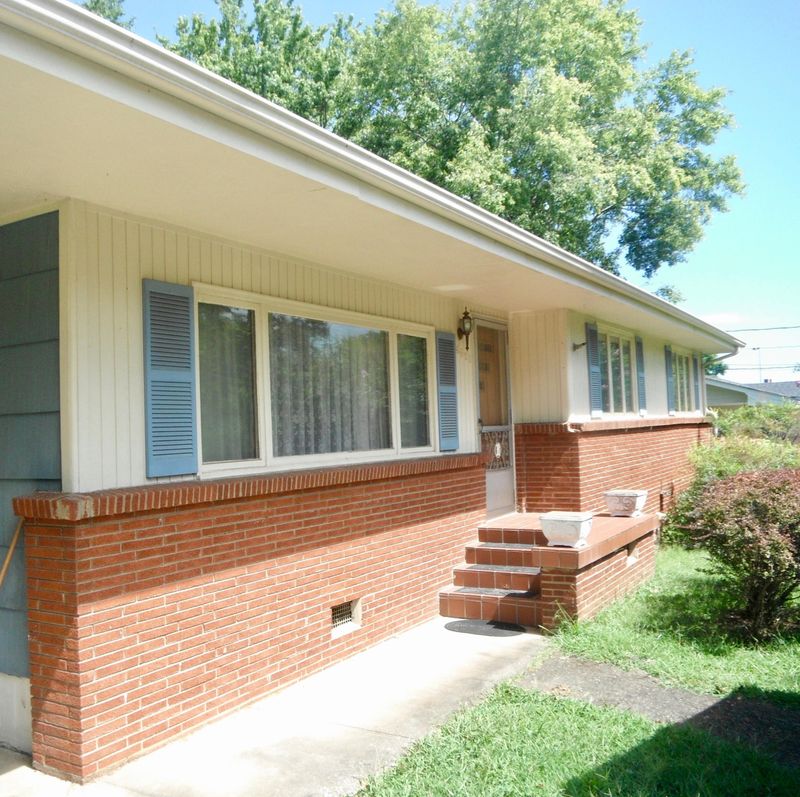 4621 Corbitt Dr, Knoxville, TN 37917