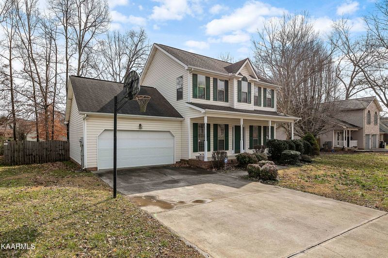 4624 Clairson Dr, Knoxville, TN 37931