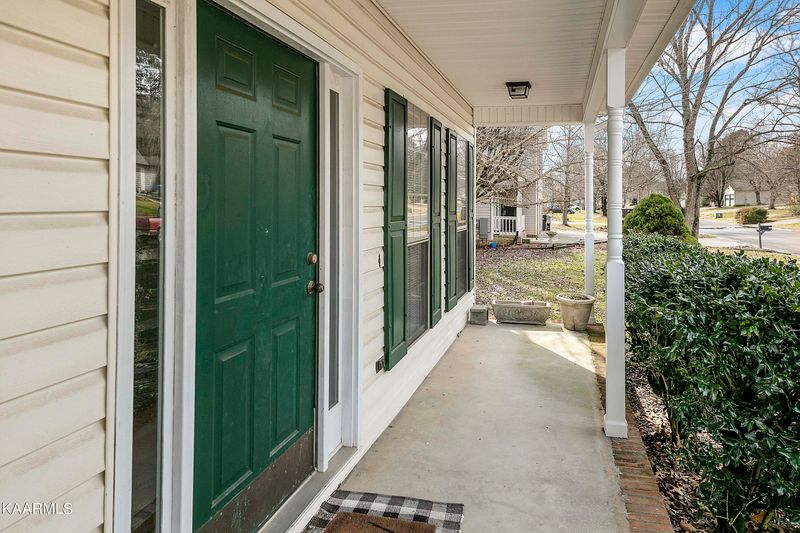 4624 Clairson Dr, Knoxville, TN 37931