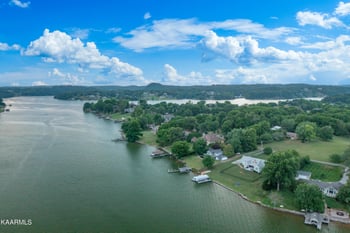 4625 Scenic Point Dr, Louisville, TN 37777