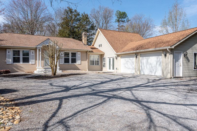 4626 Buffat Mill Rd, Knoxville, TN 37914