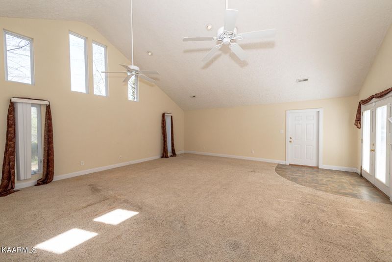4626 Buffat Mill Rd, Knoxville, TN 37914
