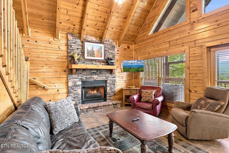 4626 Nottingham Heights Way, Pigeon Forge, TN 37863