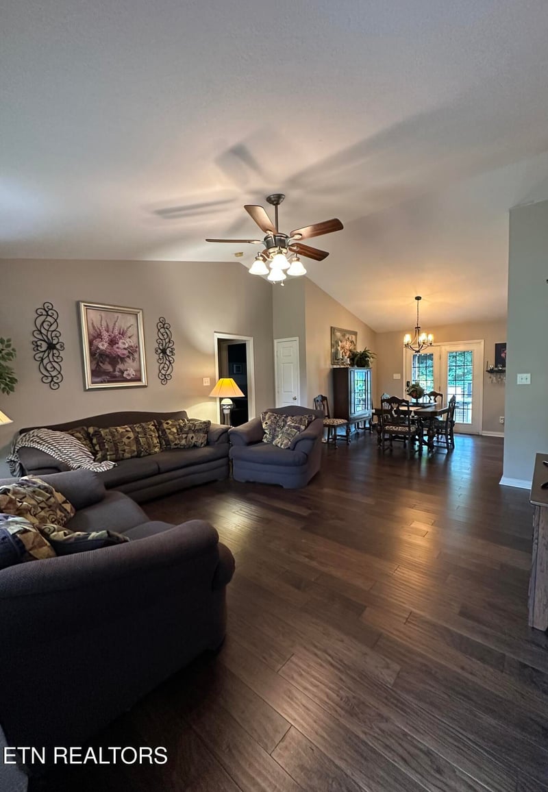 4628 Wellington Pt Ln, Knoxville, TN 37938