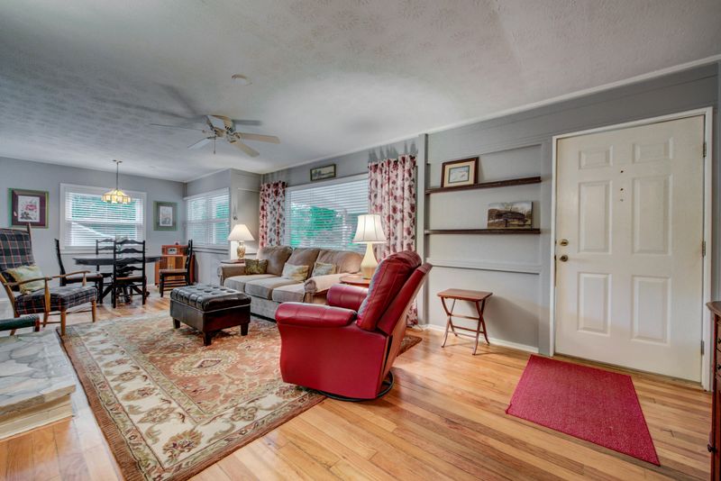 463 East Dr, Oak Ridge, TN 37830