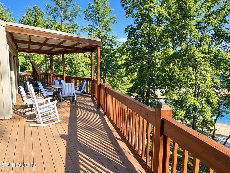 463 Fox Lake Ln, Lafollette, TN 37766