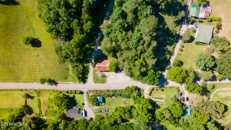 463 Lovers Ln, Townsend, TN 37882