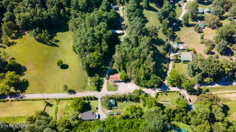 463 Lovers Ln, Townsend, TN 37882