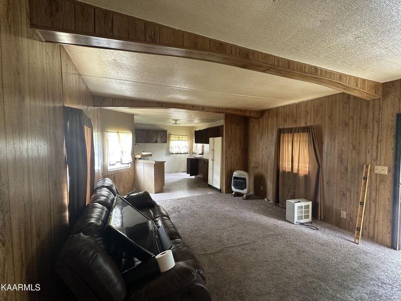 463 Old Valley Rd, Harriman, TN 37748