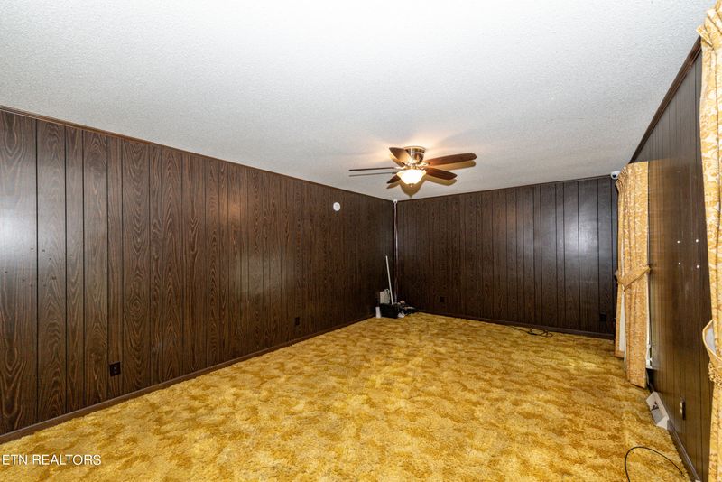 4636 Cambridge Rd, Walland, TN 37886