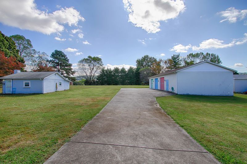 4636 E Emory Rd, Knoxville, TN 37938
