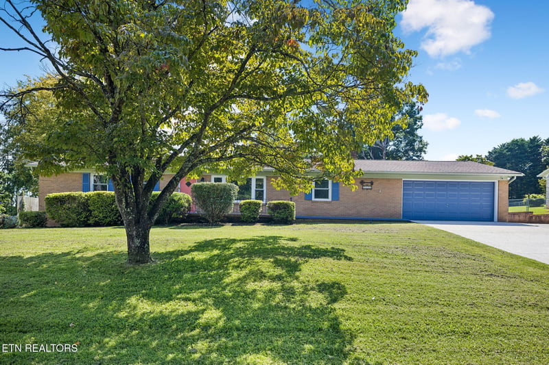 4640 Robindale Dr, Knoxville, TN 37921