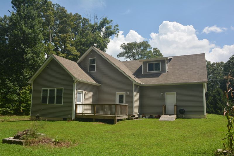 465 Alpine Dr, Lenoir City, TN 37771