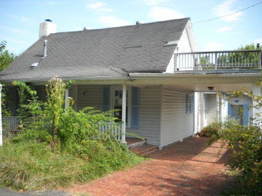 465 E Robbins St, Jellico, TN 37762