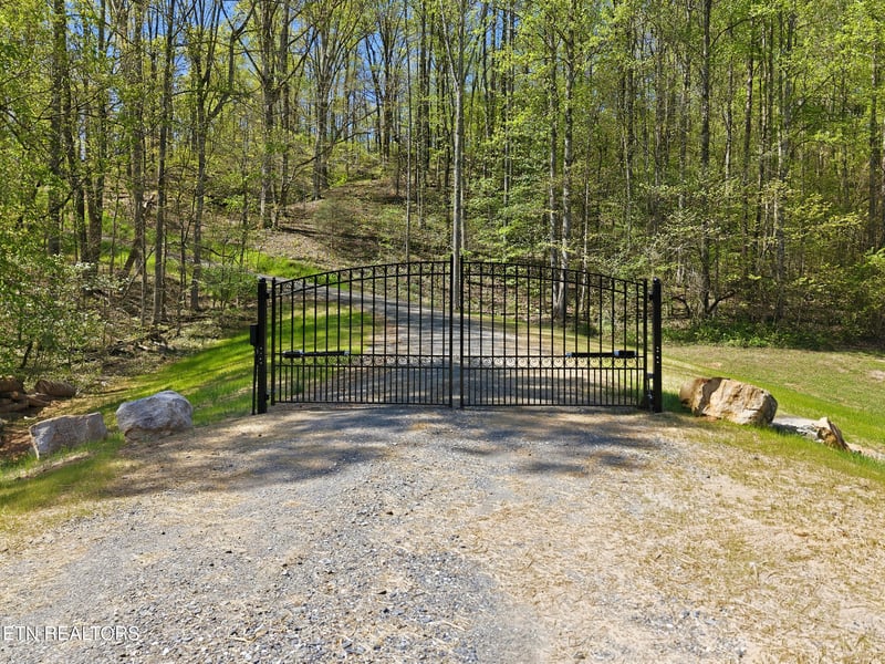 465 Mel Hall Rd, Maryville, TN 37803