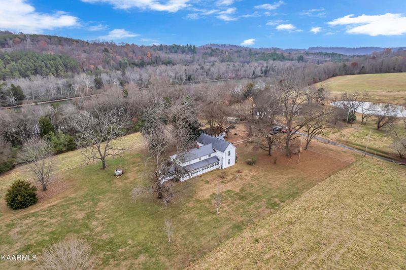 465 Smith Rd, Kingston, TN 37763