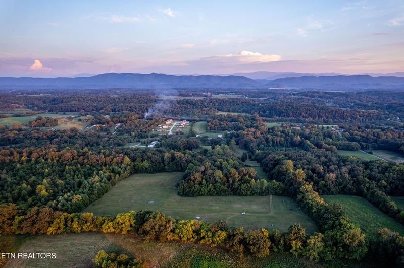 4651 N Wildwood Rd, Maryville, TN 37804
