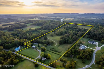 4651 N Wildwood Rd, Maryville, TN 37804