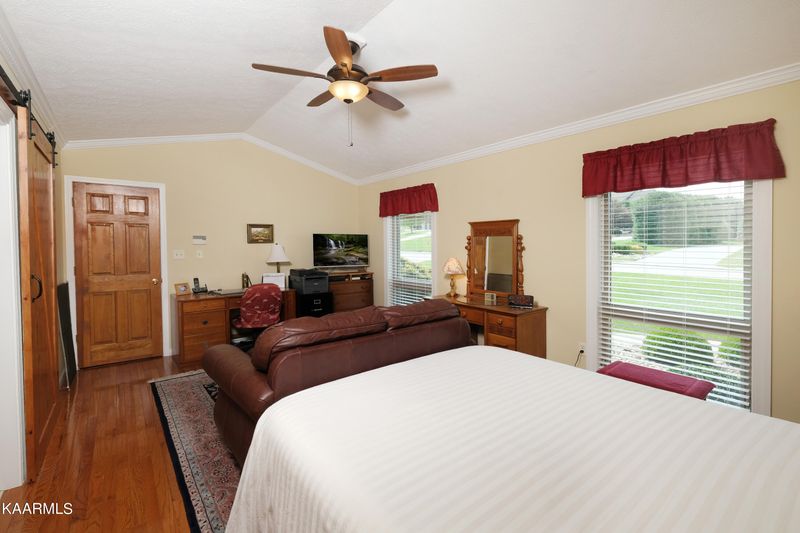 4655 Harbor Dr, Morristown, TN 37814