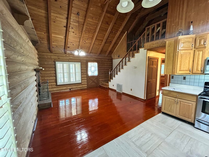 466 Greene Ln, Lafollette, TN 37766