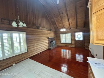 466 Greene Ln, Lafollette, TN 37766