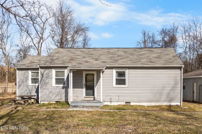 466 Hidden Valley Rd, Clinton, TN 37716