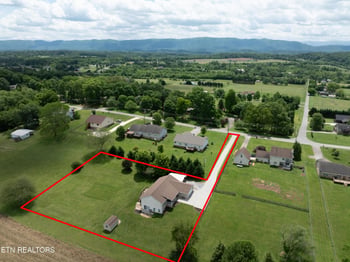 4667 Old Niles Ferry Rd, Maryville, TN 37801