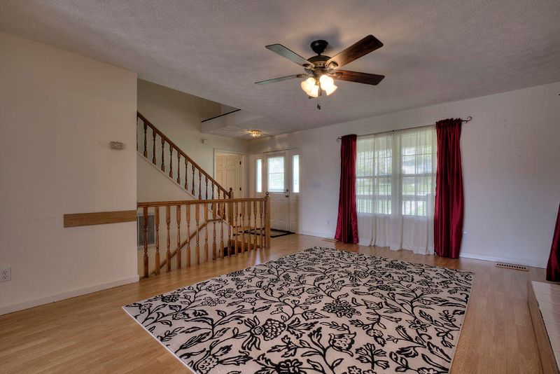 4668 W Mccammon Ct, Maryville, TN 37804