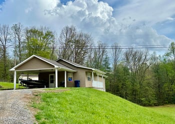467 Deer Lodge Hwy, Sunbright, TN 37872